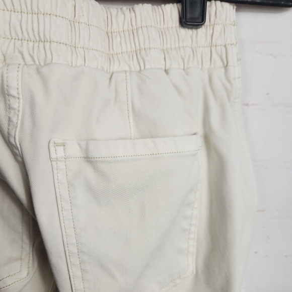 Spanx Stretch Twill Cargo Jogger Pants in Parchment Cream Medium (6-8) - Picture 6 of 10
